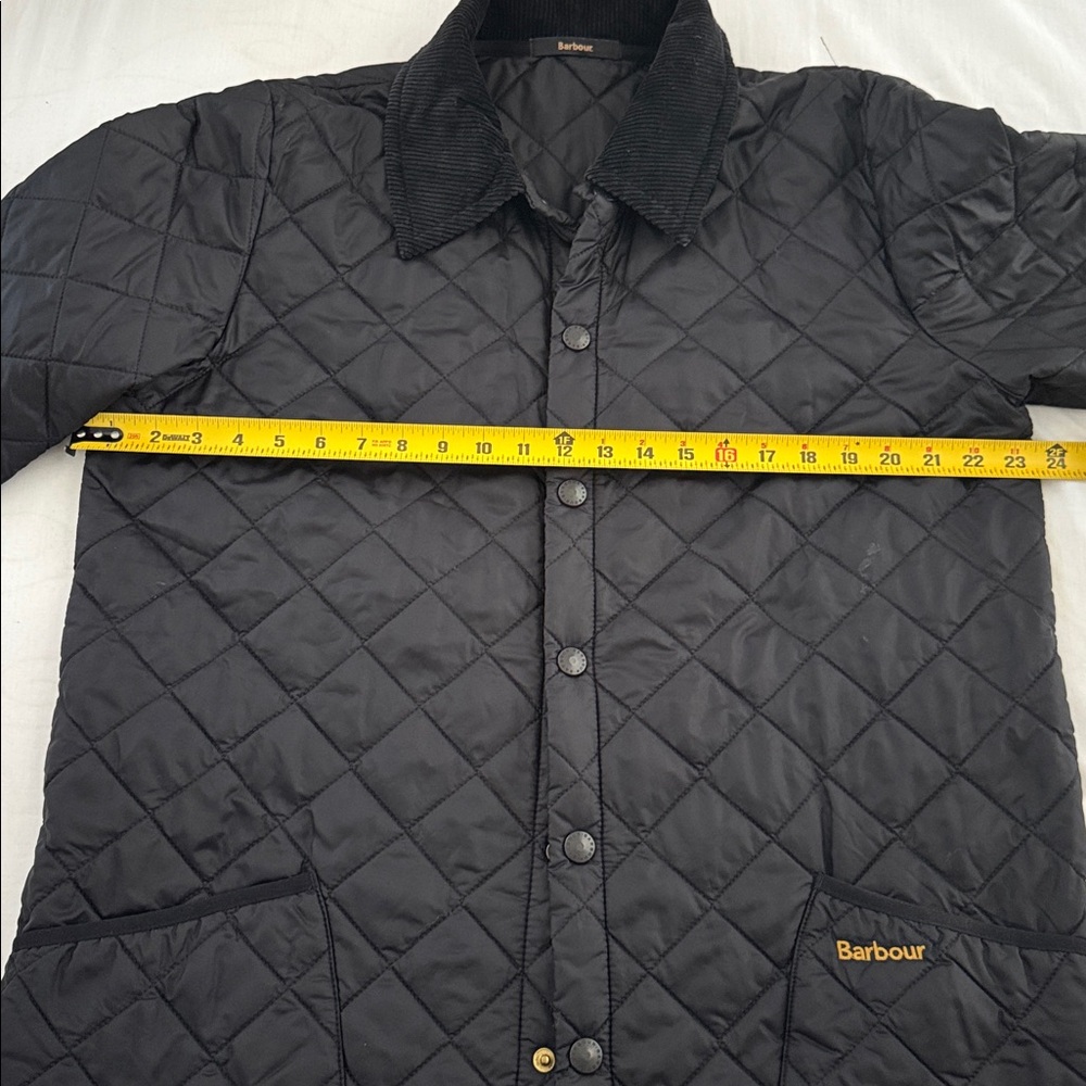 Barbour Men’s Liddesdale Dark Quilted Jacket - Picture 8 of 8